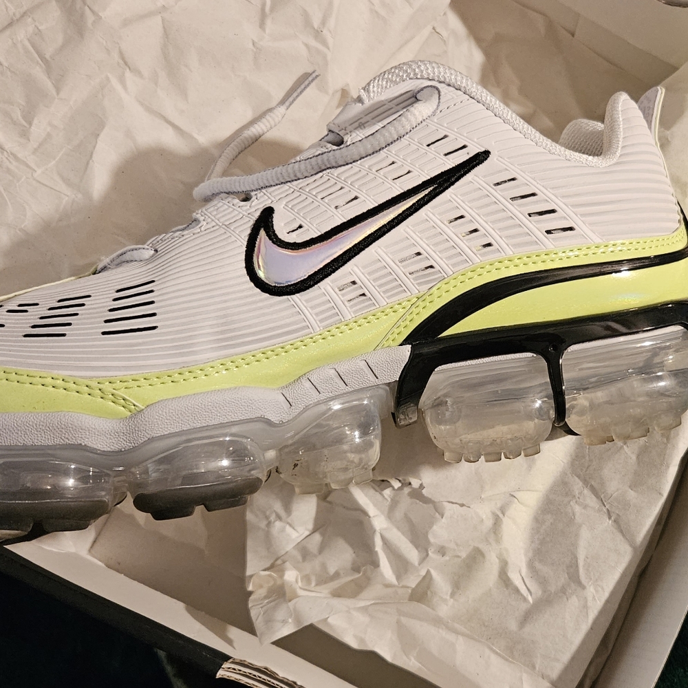 Nike tennis shoes